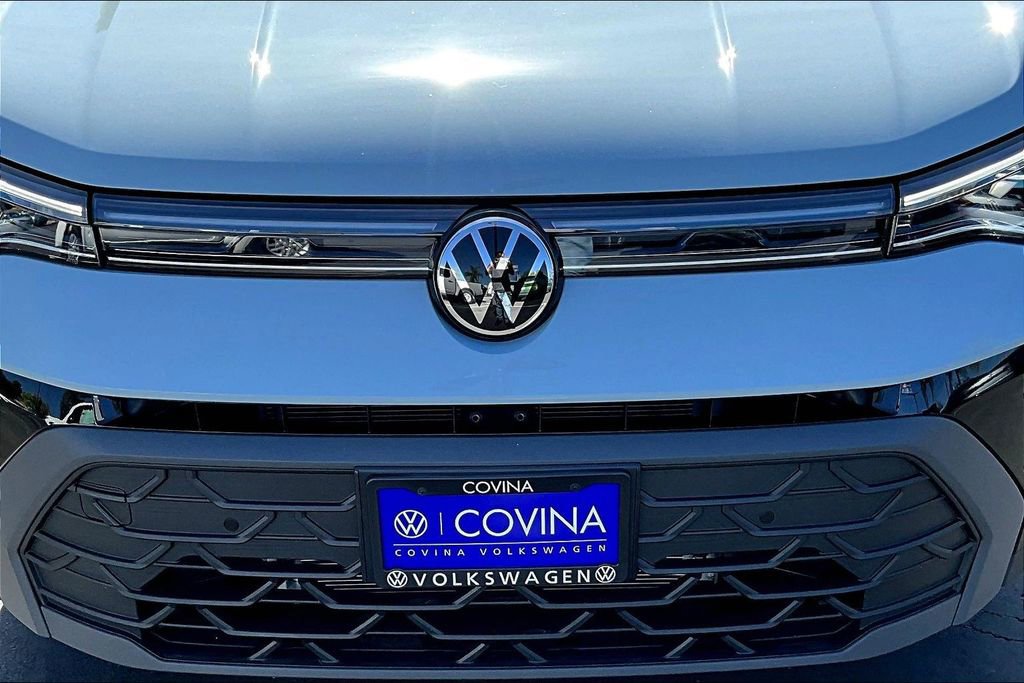 New 2026 Volkswagen Taos SE FWD image 32