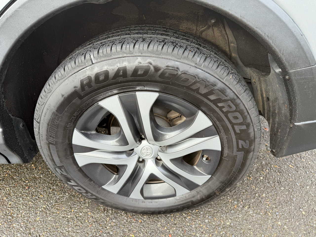 Used 2016 Toyota RAV4 LE image 30