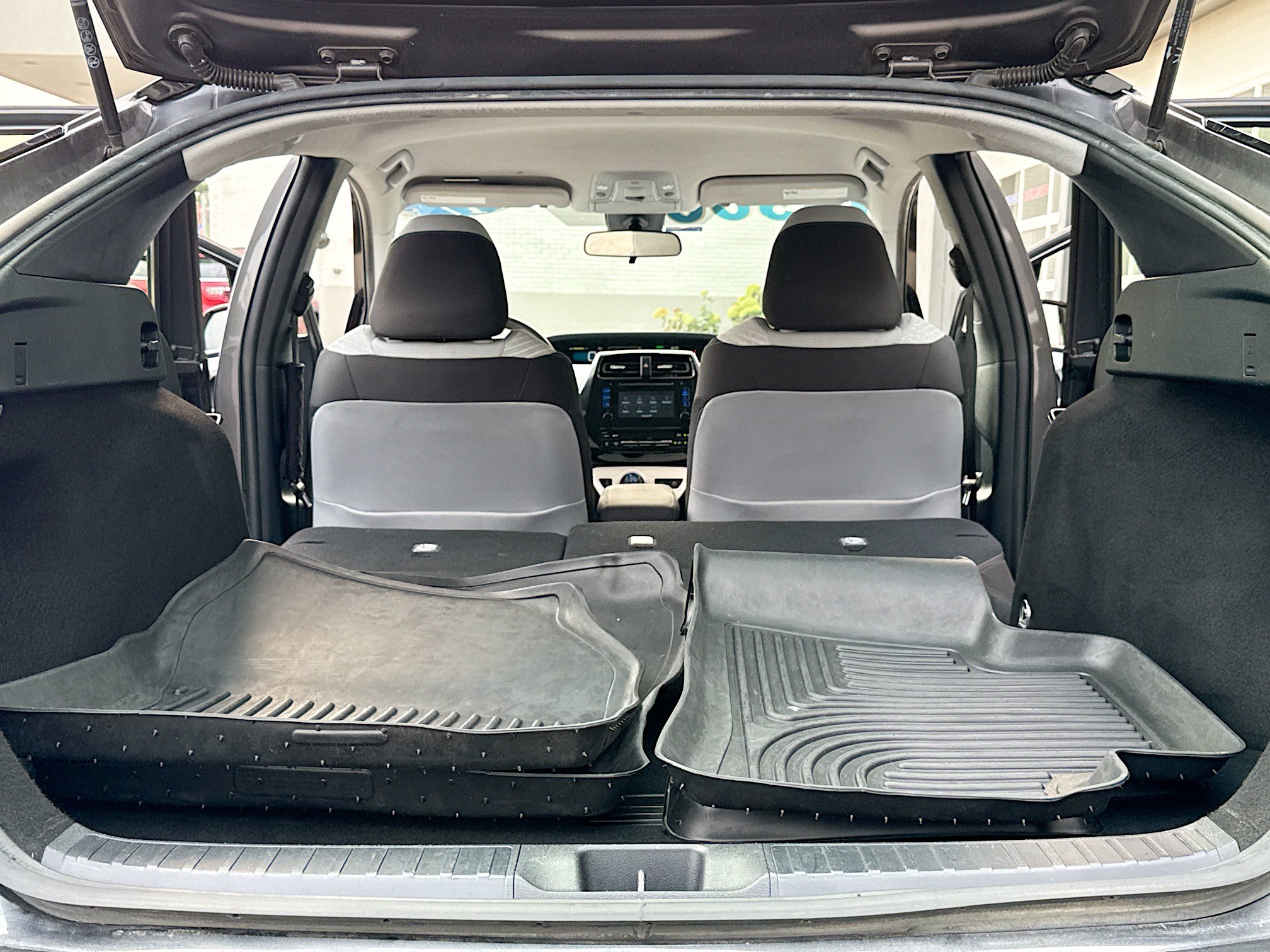 Used 2017 Toyota Prius Two w/ Prius Two Safety Plus Package FWD image 7