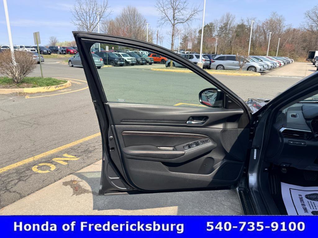 Used 2022 Nissan Altima 2.5 SR image 15