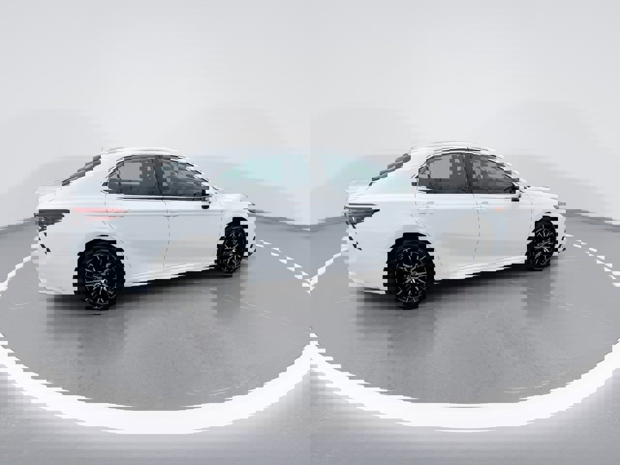 Used 2021 Toyota Camry SE w/ Cold Weather Package image 22