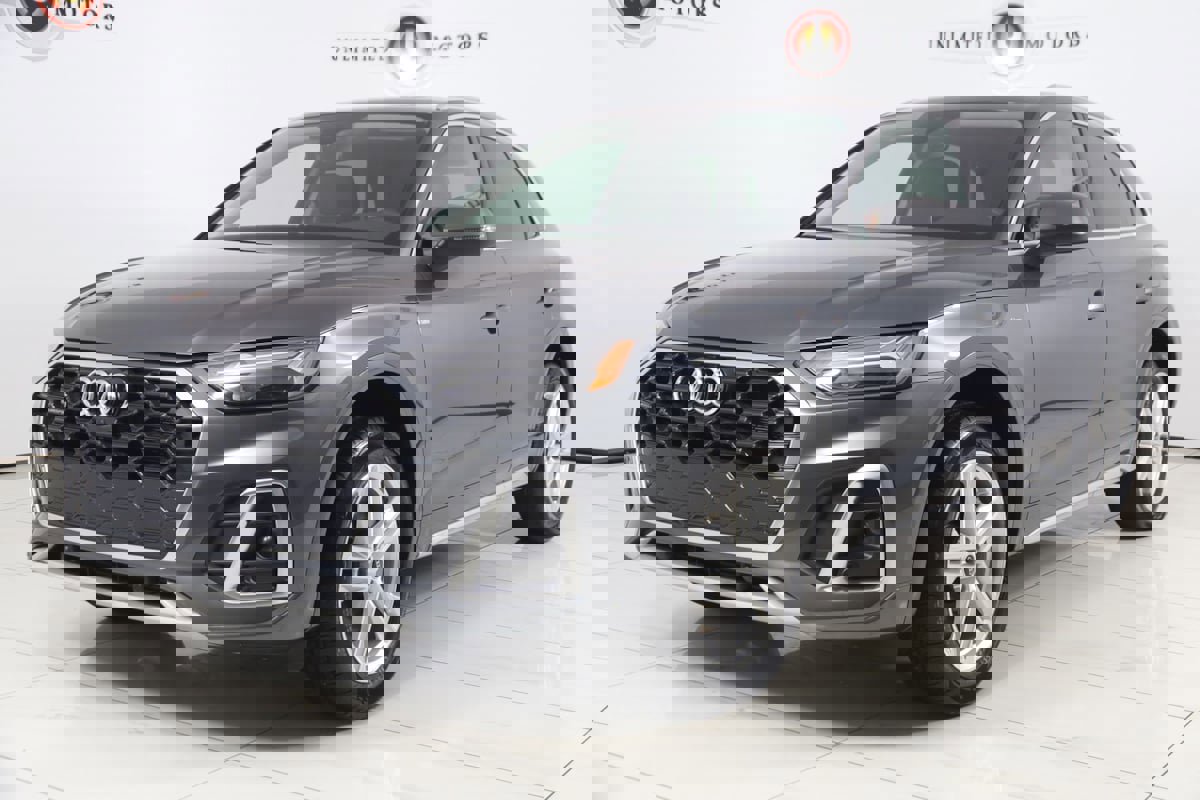 Used 2024 Audi Q5 e Premium Plus w/ Premium Plus Package image 5