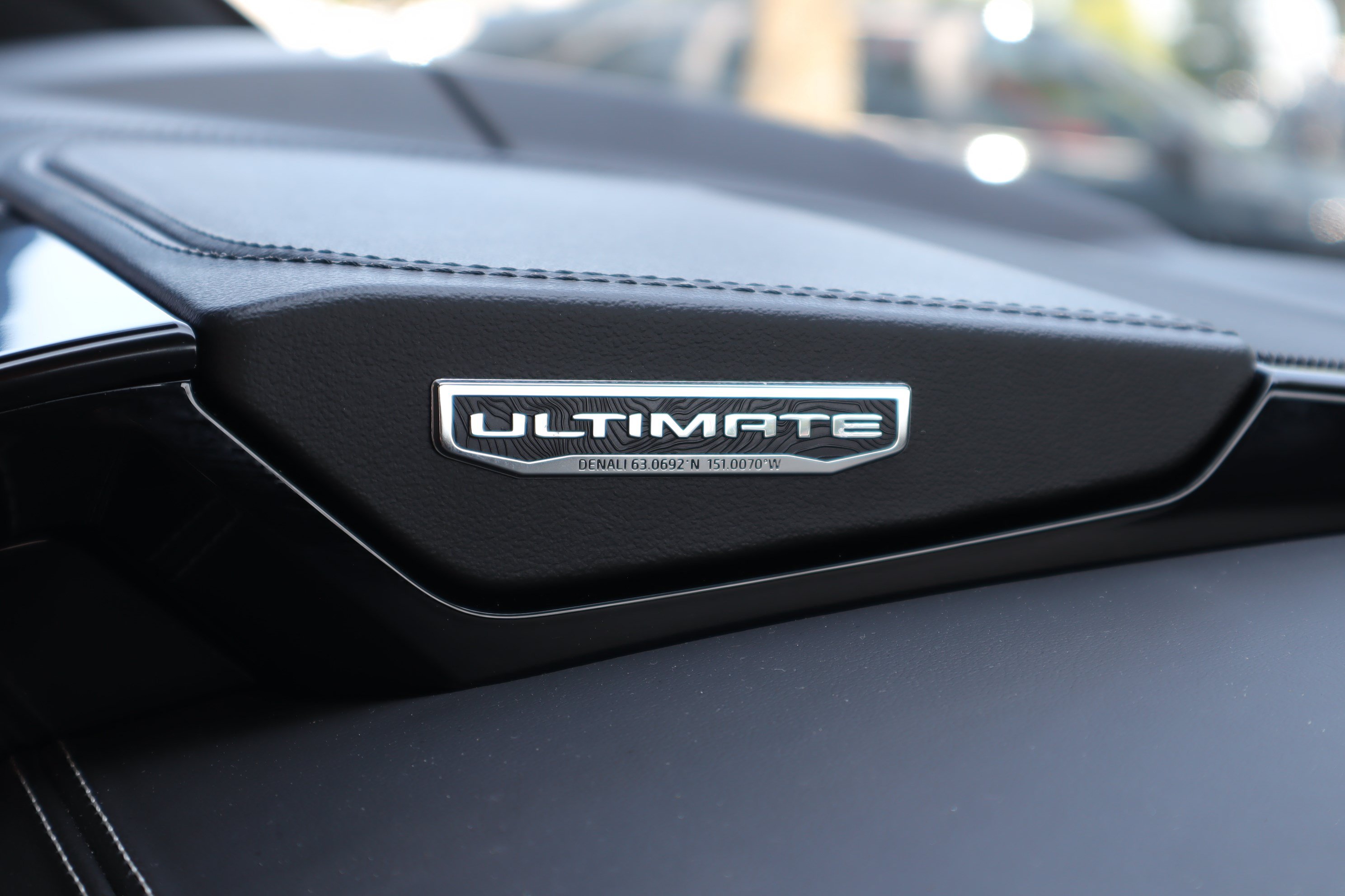 Used 2026 GMC Yukon Denali Ultimate w/ LPO, Floor Liner Package AWD/4WD image 32