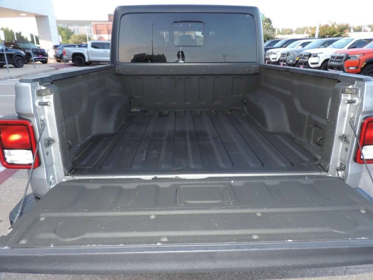 Used 2021 Jeep Gladiator Sport w/ Trailer Tow Package AWD/4WD image 23