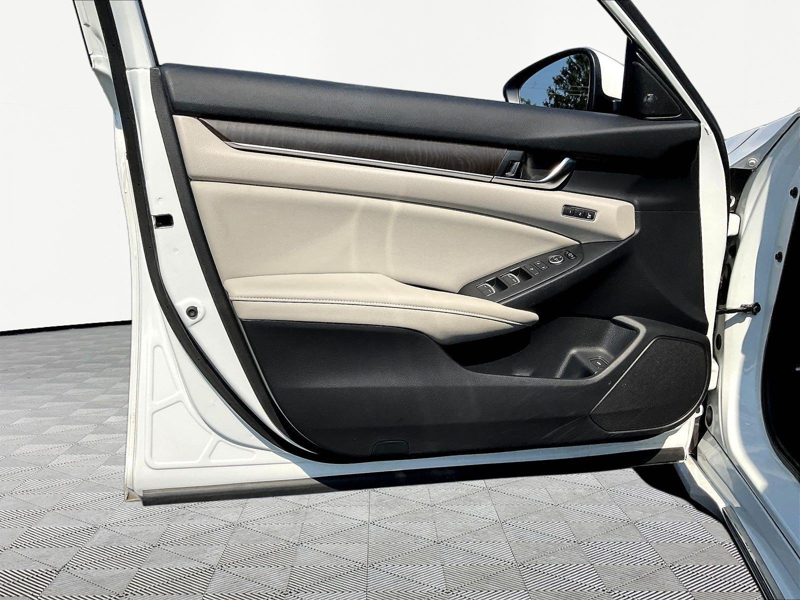 Used 2018 Honda Accord EX-L image 20