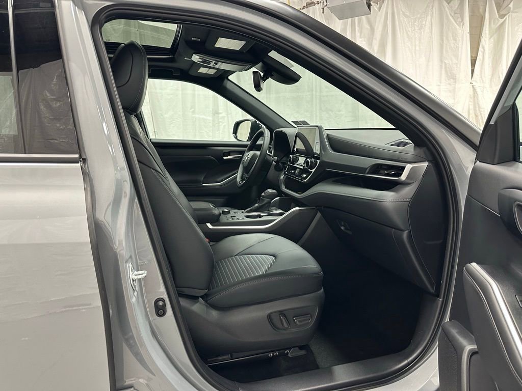 Used 2025 Toyota Highlander XSE image 64