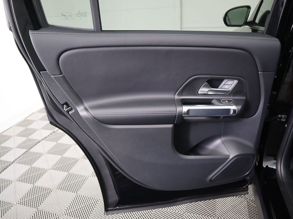 Certified 2025 Mercedes-Benz GLB 250 image 27