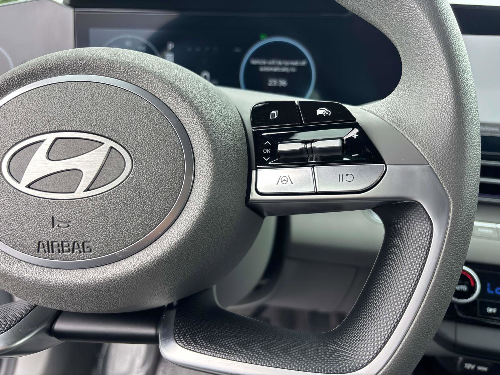 Used 2024 Hyundai Elantra Blue image 18