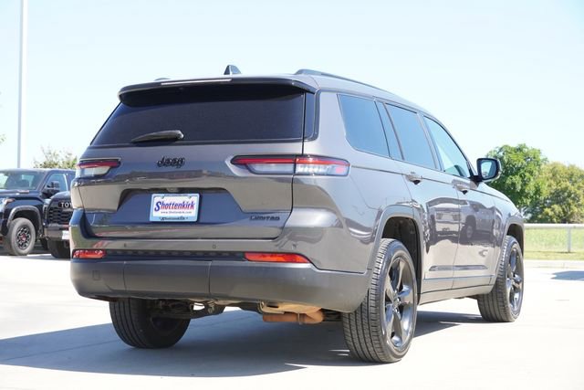 Used 2024 Jeep Grand Cherokee L Limited w/ Black Appearance Package image 9