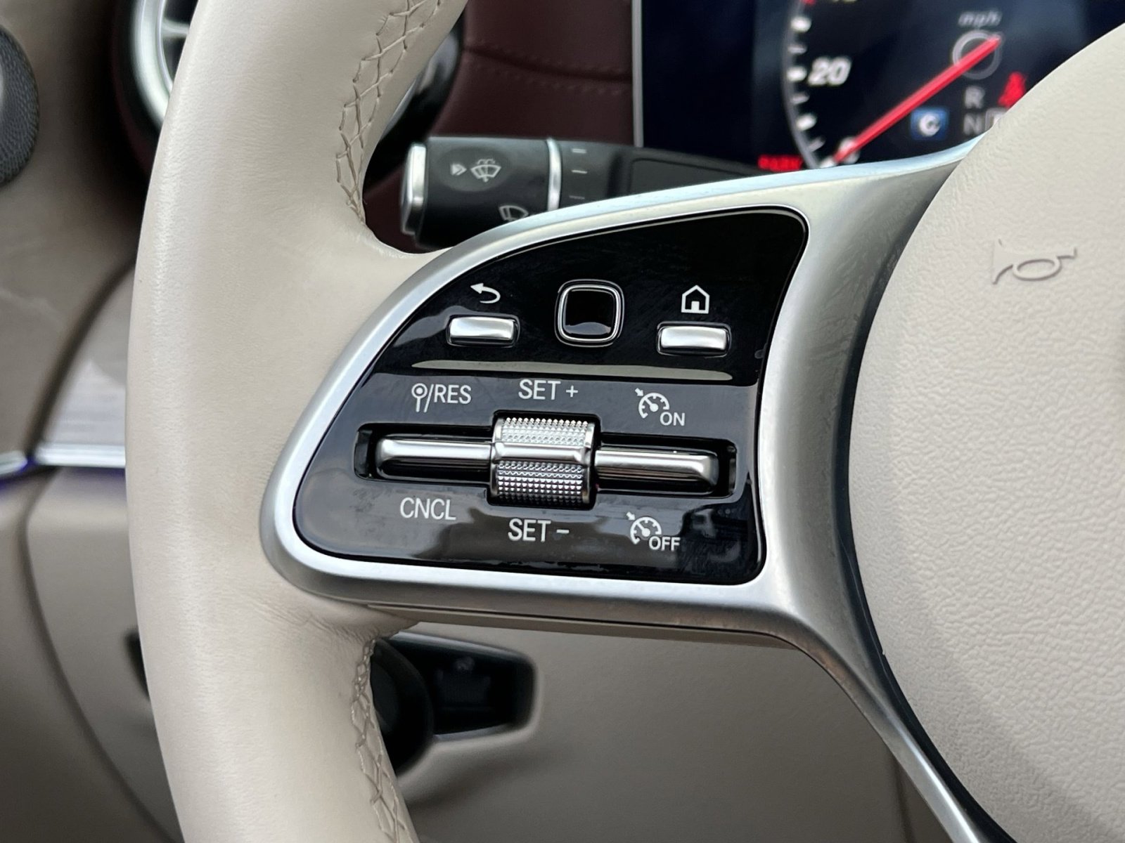 Used 2019 Mercedes-Benz E 450 4MATIC Cabriolet image 31