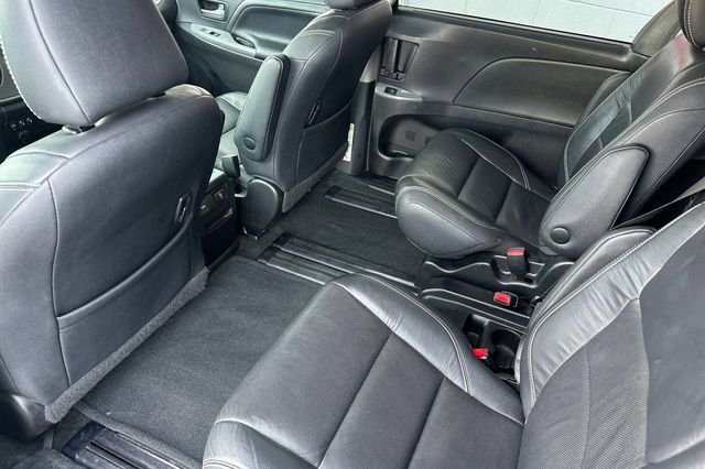 Used 2017 Toyota Sienna SE Premium image 14