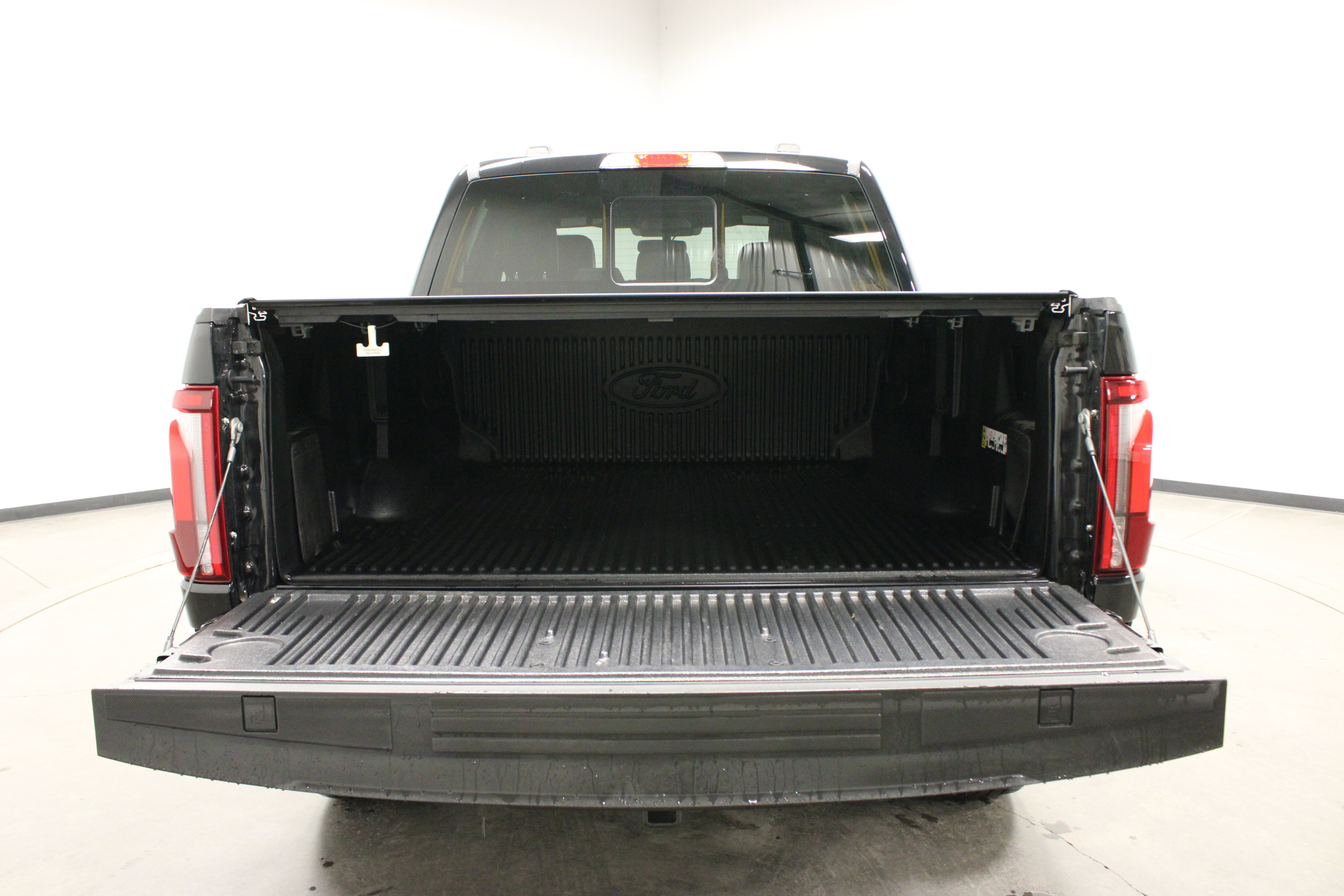 Used 2024 Ford F150 Lariat image 16