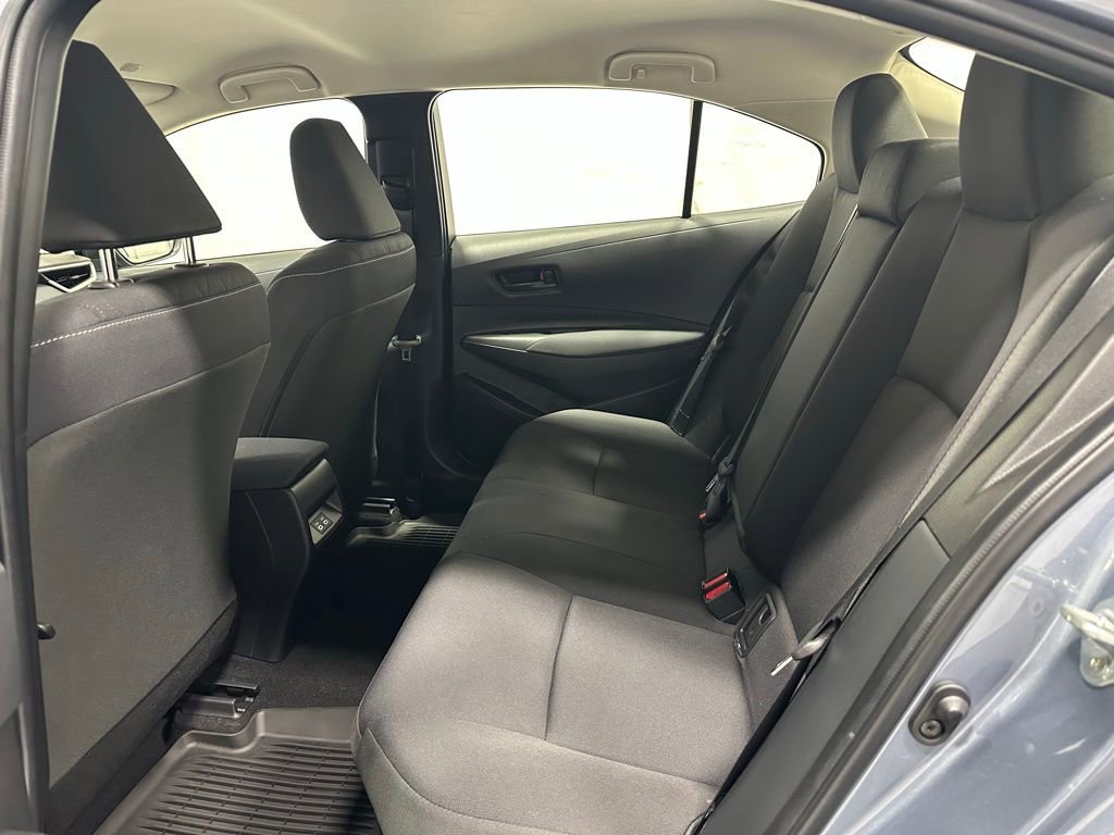 Used 2025 Toyota Corolla LE image 45