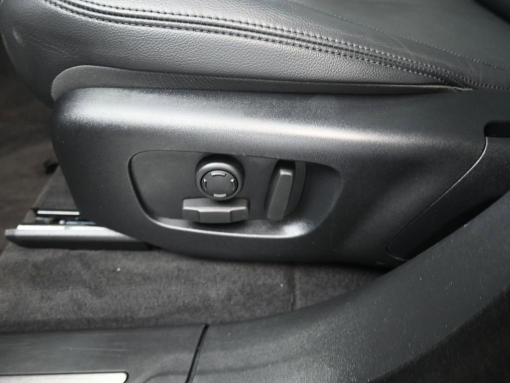 Used 2024 Land Rover Range Rover Velar Dynamic SE image 16