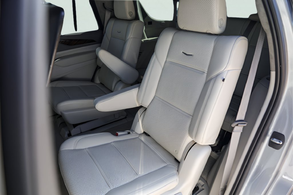 Used 2023 Cadillac Escalade Premium Luxury Platinum w/ LPO, Radiant Package RWD image 28