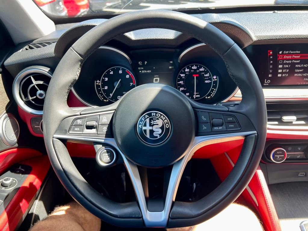 Used 2018 Alfa Romeo Stelvio Ti AWD/4WD image 27