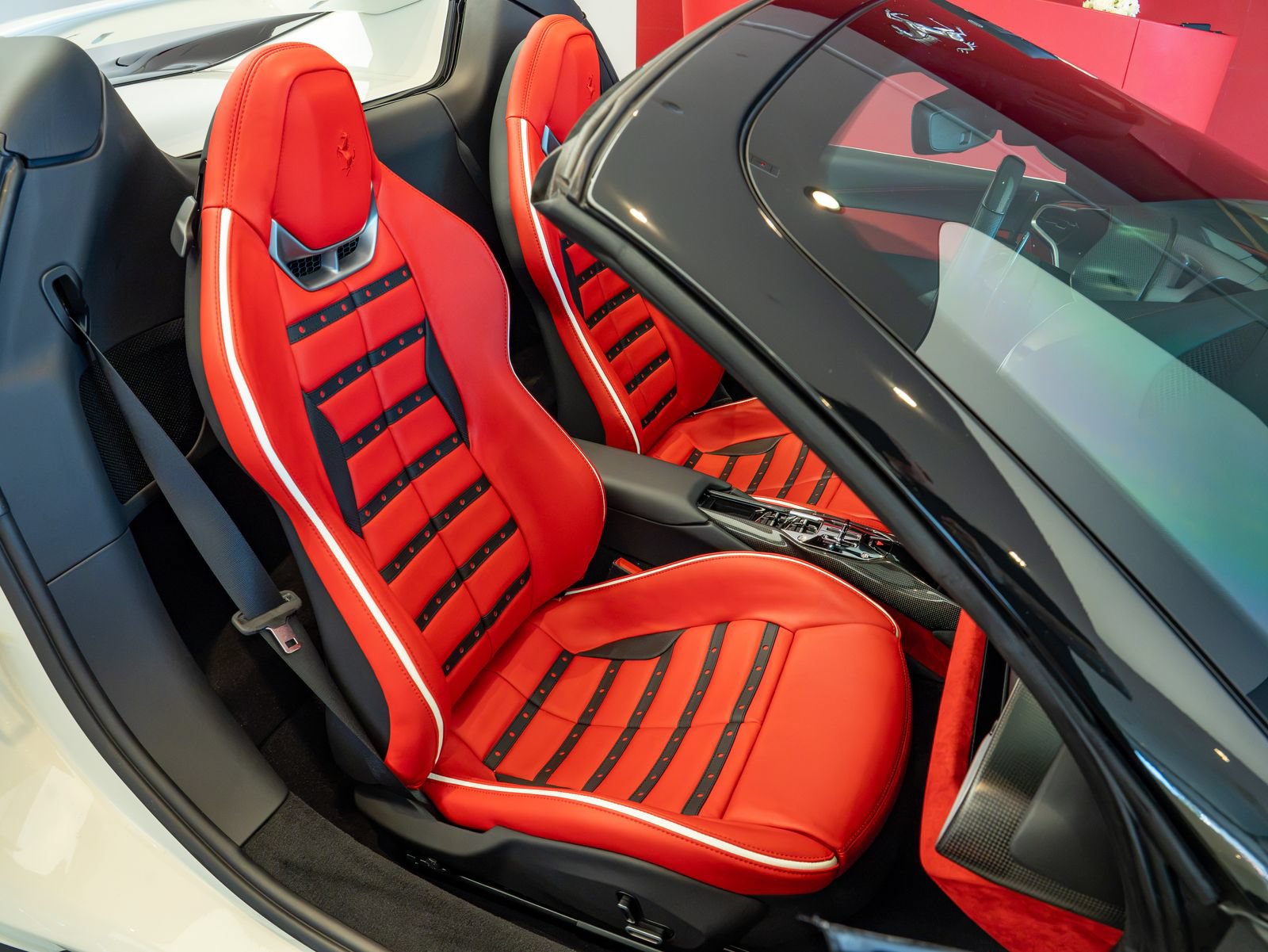 Used 2025 Ferrari 296 GTS RWD image 19