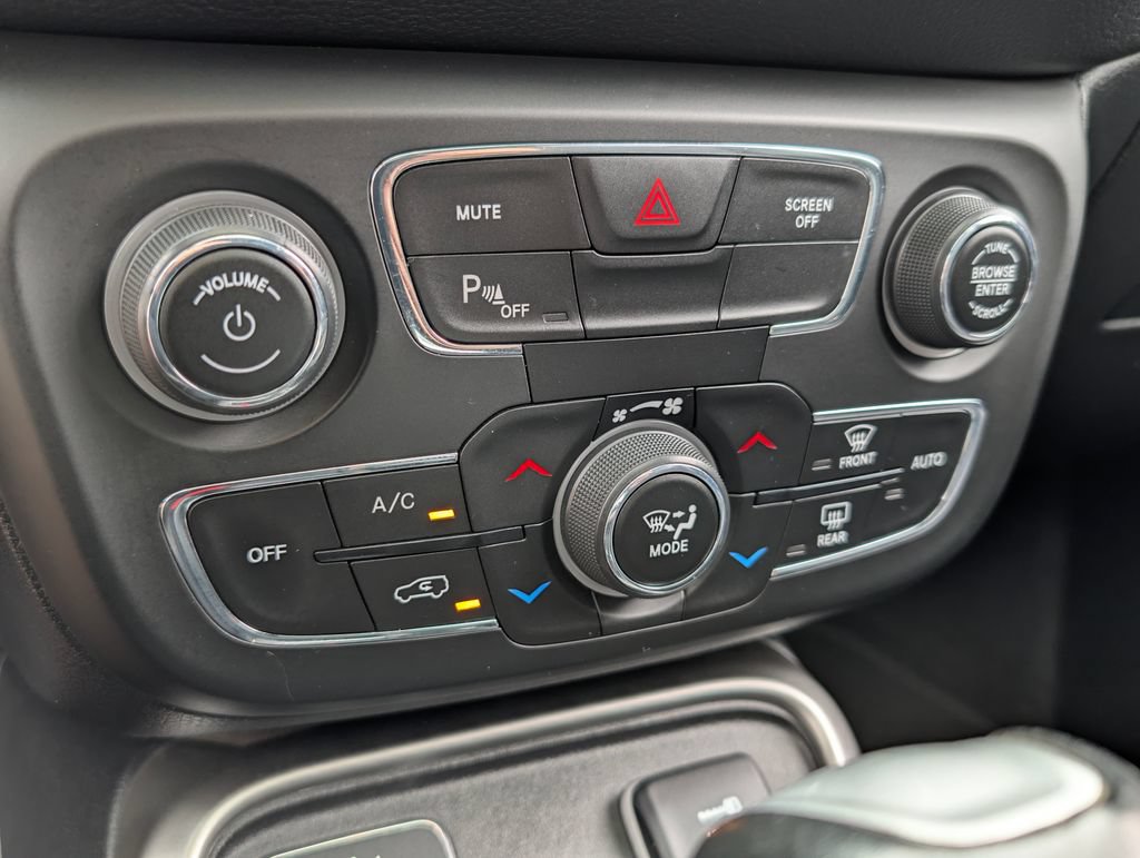 Used 2020 Jeep Compass Latitude w/ Safety & Security Group FWD image 26