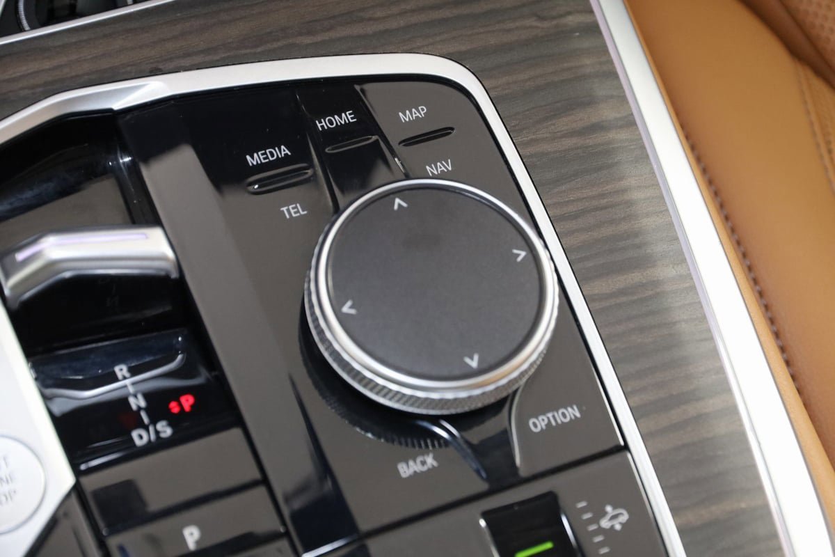 Used 2023 BMW X7 xDrive40i w/ Premium Package image 29