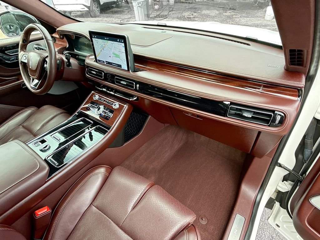 Used 2023 Lincoln Aviator Black Label w/ Jet Package image 34