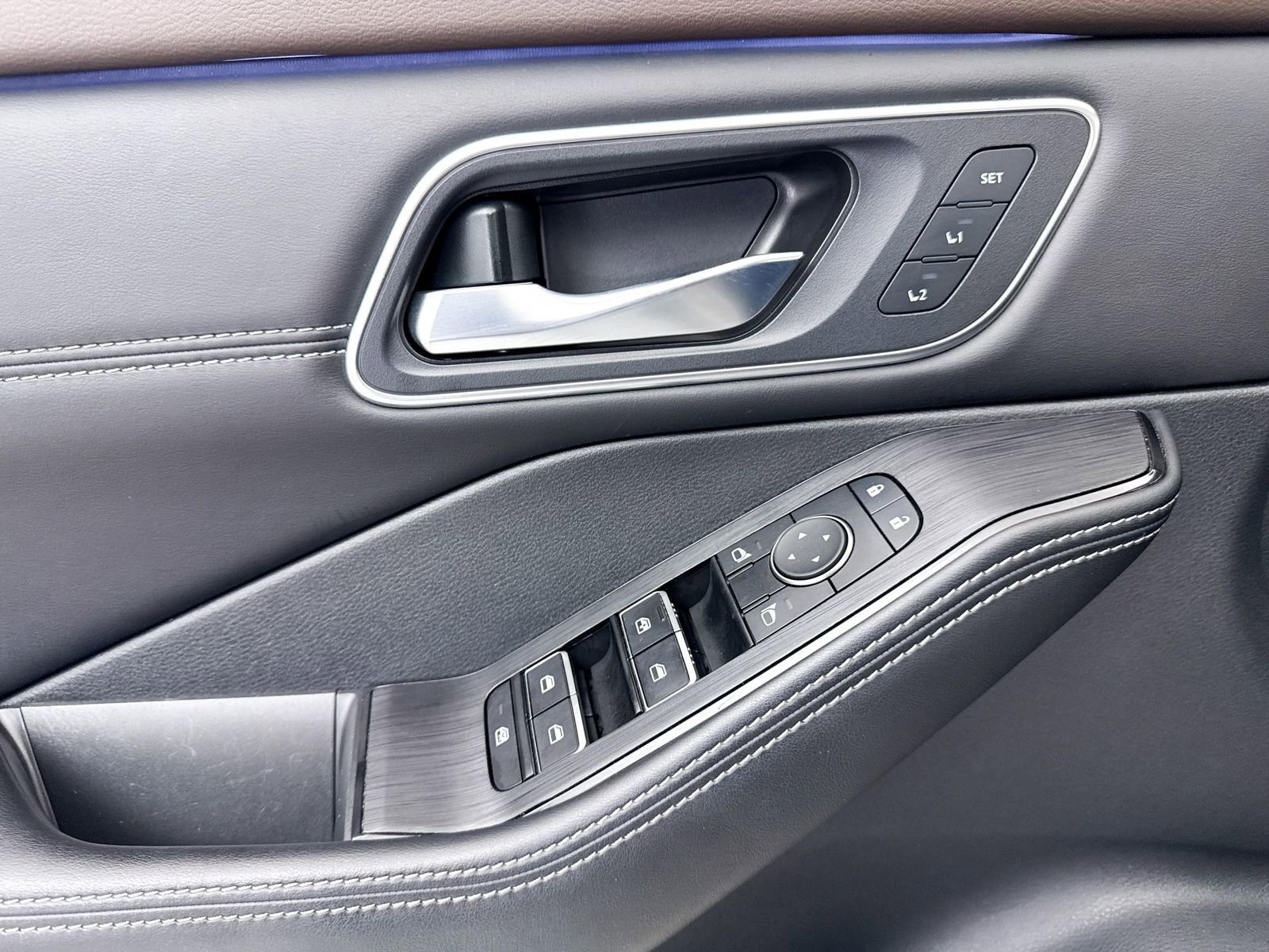 Used 2023 Nissan Rogue Platinum w/ Platinum Premium Package image 28