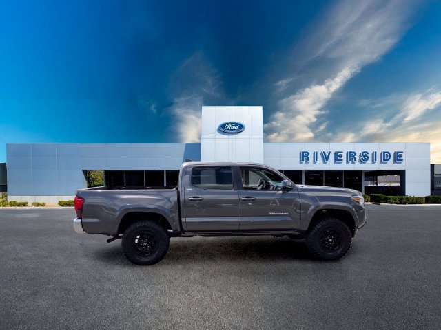 Used 2021 Toyota Tacoma SR5 AWD/4WD image 8