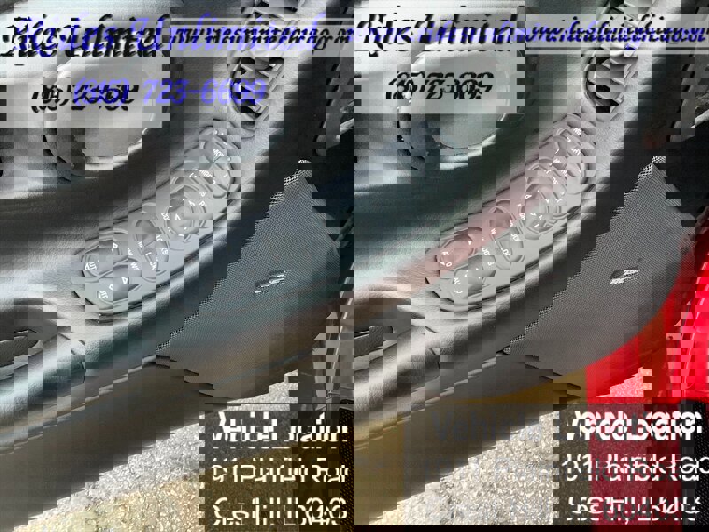 Used 2004 Chevrolet Corvette Coupe w/ Roof Package RWD image 18