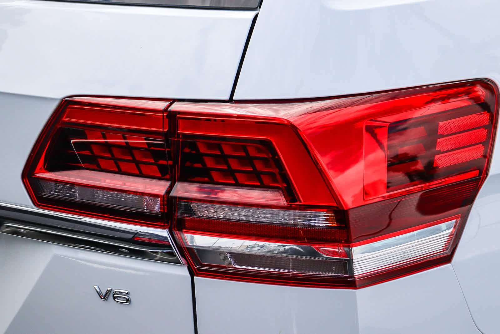 Used 2019 Volkswagen Atlas SEL R-Line FWD image 7