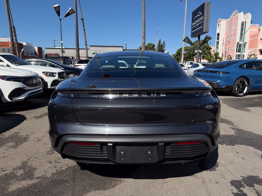 Used 2022 Porsche Taycan RWD image 5