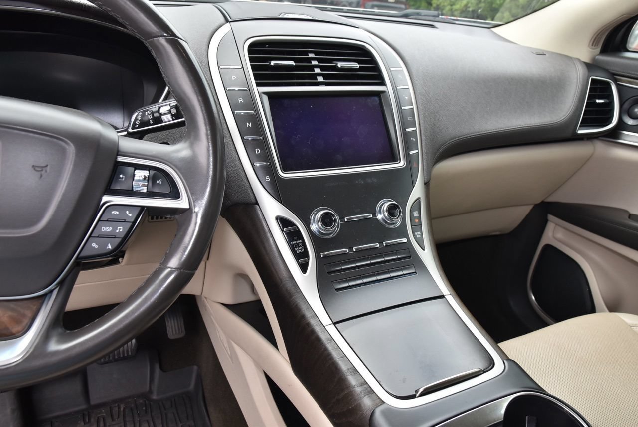 Used 2020 Lincoln Nautilus Reserve w/ Equipment Group 201A AWD/4WD image 9
