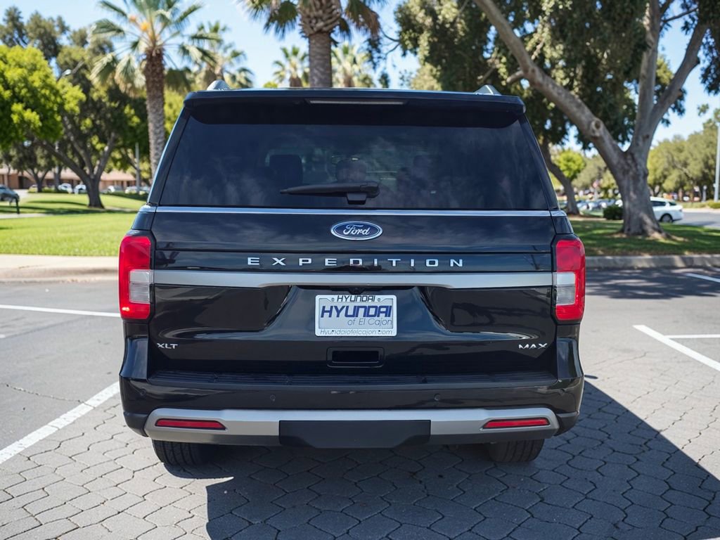 Used 2024 Ford Expedition Max XLT image 6