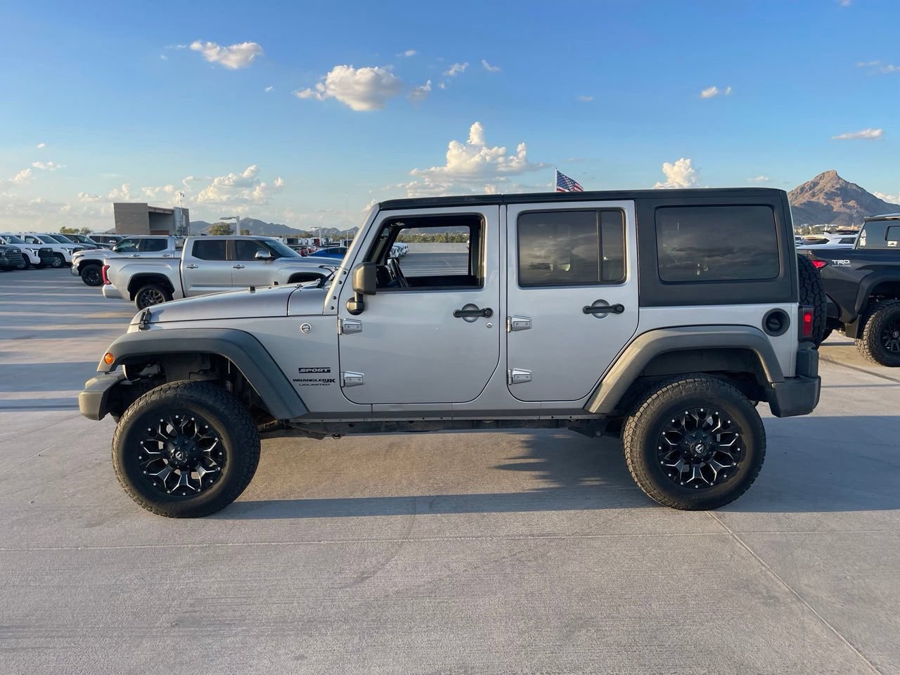 Used 2018 Jeep Wrangler Unlimited Sport S AWD/4WD image 4