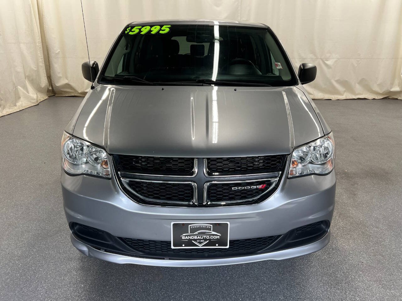 Used 2016 Dodge Grand Caravan SE w/ Quick Order Package 29E SE FWD image 2