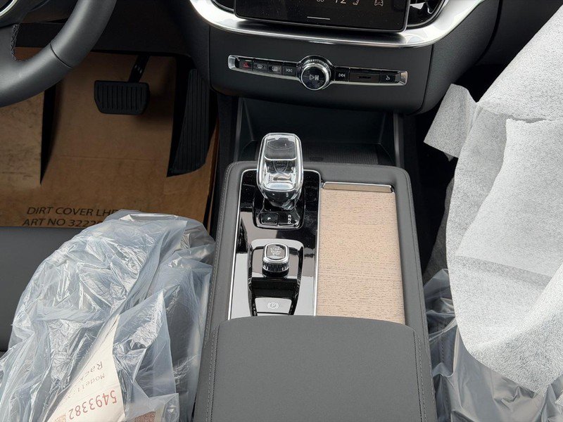 New 2026 Volvo XC90 B6 Plus w/ Protection Package AWD/4WD image 8