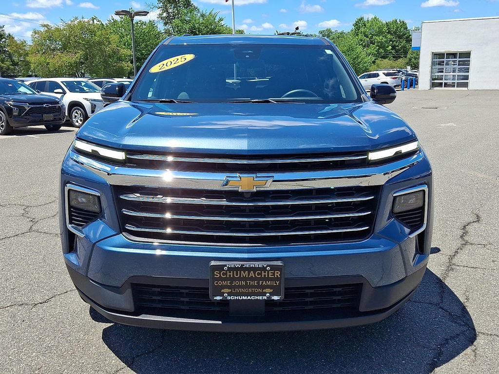 Certified 2025 Chevrolet Traverse LT AWD/4WD image 2