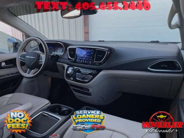 Used 2017 Chrysler Pacifica Limited FWD image 16