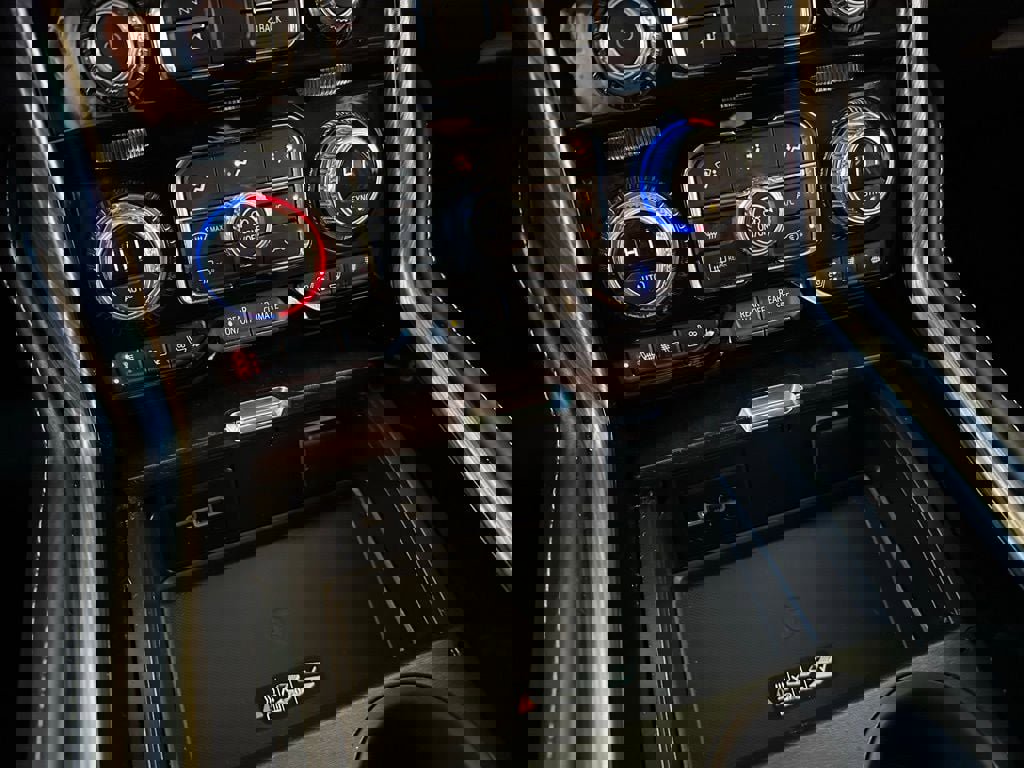 Used 2023 GMC Yukon Denali Ultimate image 26