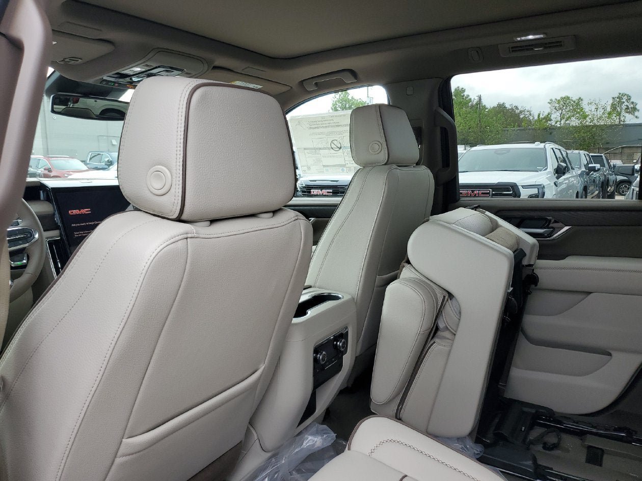 New 2027 GMC Yukon Denali w/ Sun & Power Step Package RWD image 10
