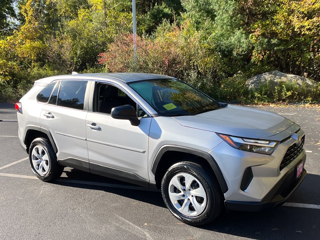 Used 2024 Toyota RAV4 LE AWD/4WD image 7
