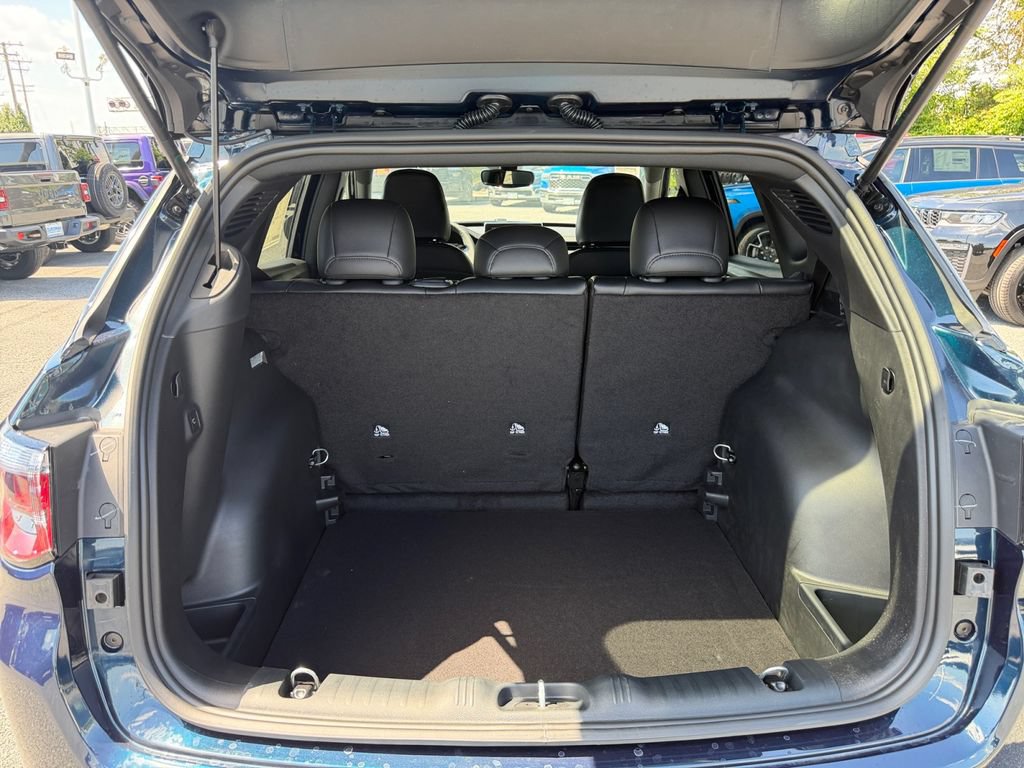 New 2026 Jeep Compass Latitude AWD/4WD image 16