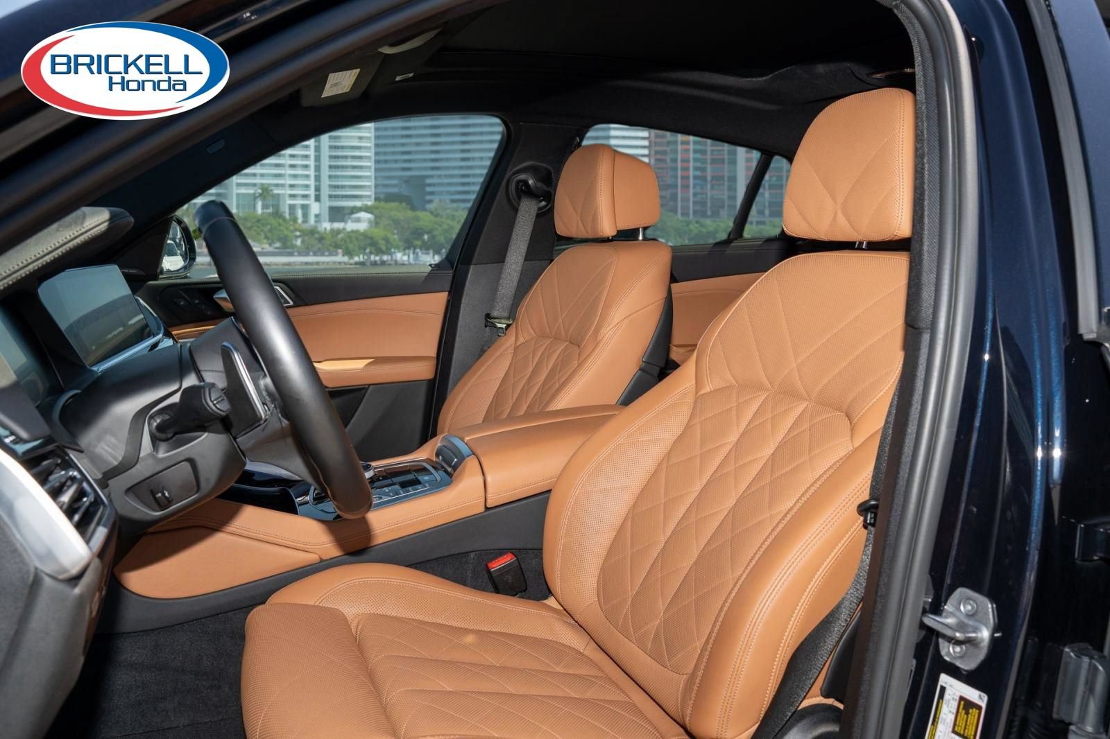 Used 2023 BMW X6 M50i w/ Executive Package AWD/4WD image 17