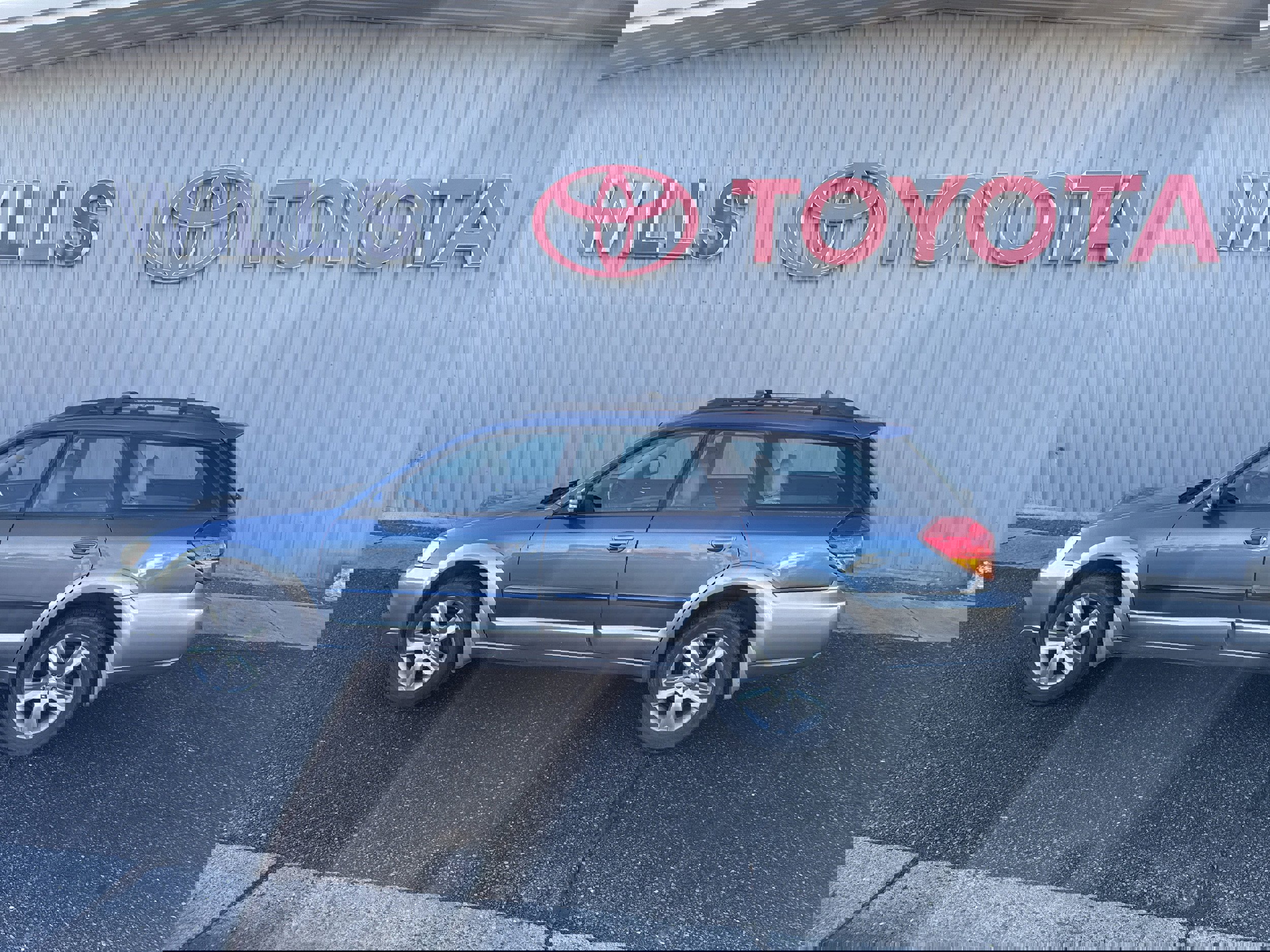 Used 2005 Subaru Outback 3.0R L.L. Bean image 9