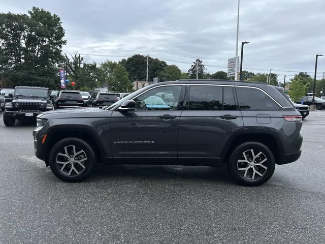Used 2025 Jeep Grand Cherokee Limited AWD/4WD image 6