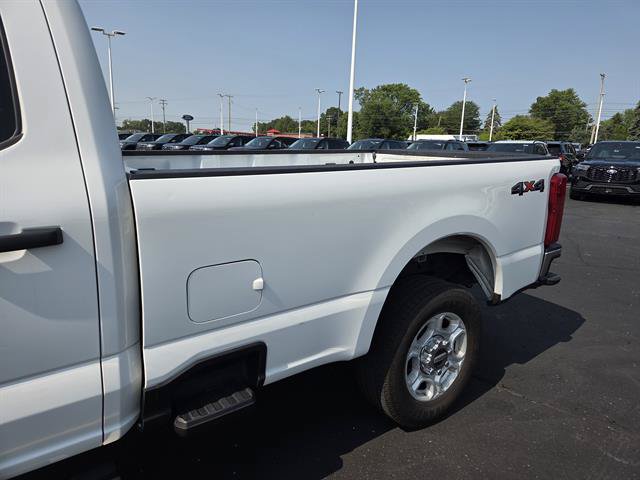 Used 2025 Ford F250 XLT AWD/4WD image 3