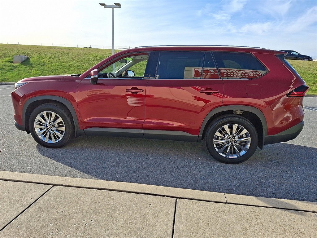 Certified 2025 Toyota Grand Highlander AWD image 6