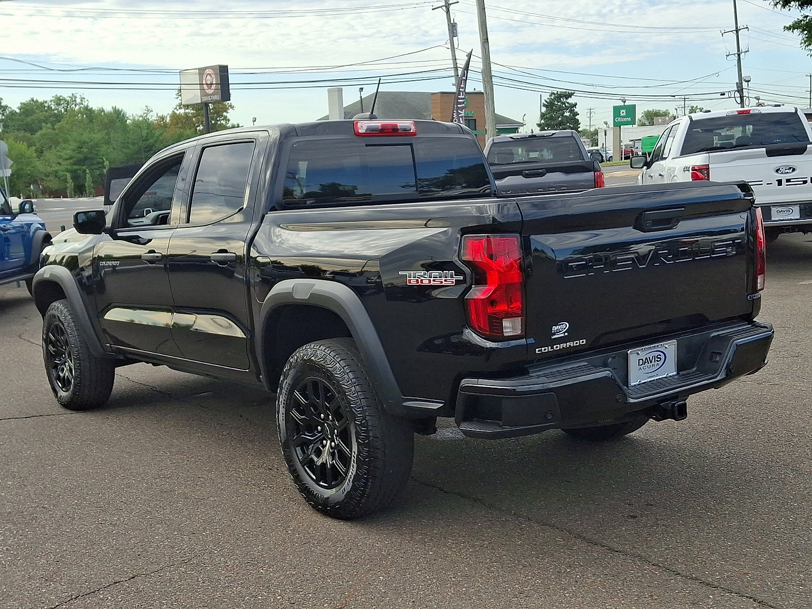 Used 2024 Chevrolet Colorado Trail Boss w/ Advanced Trailering Package AWD/4WD image 6