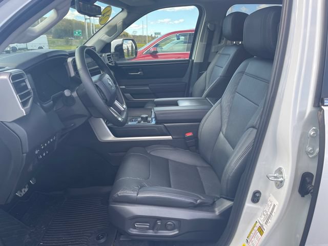Used 2024 Toyota Sequoia SR5 w/ SR5 Premium Package AWD/4WD image 11