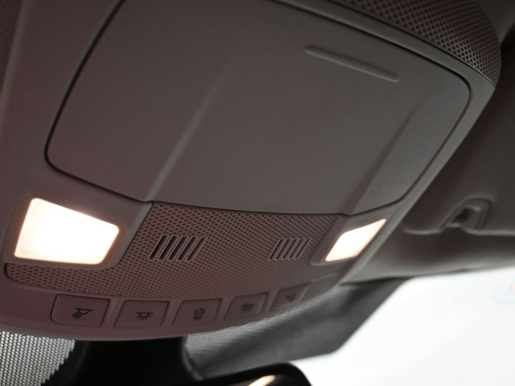 Used 2024 Ford Edge SEL image 25