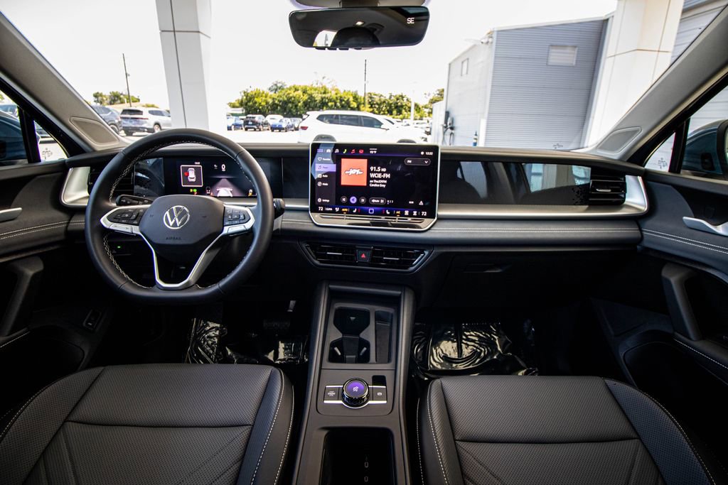 New 2026 Volkswagen Tiguan SE FWD image 31