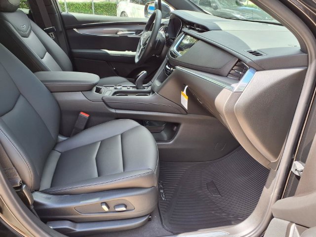New 2026 Cadillac XT5 Luxury AWD/4WD image 9